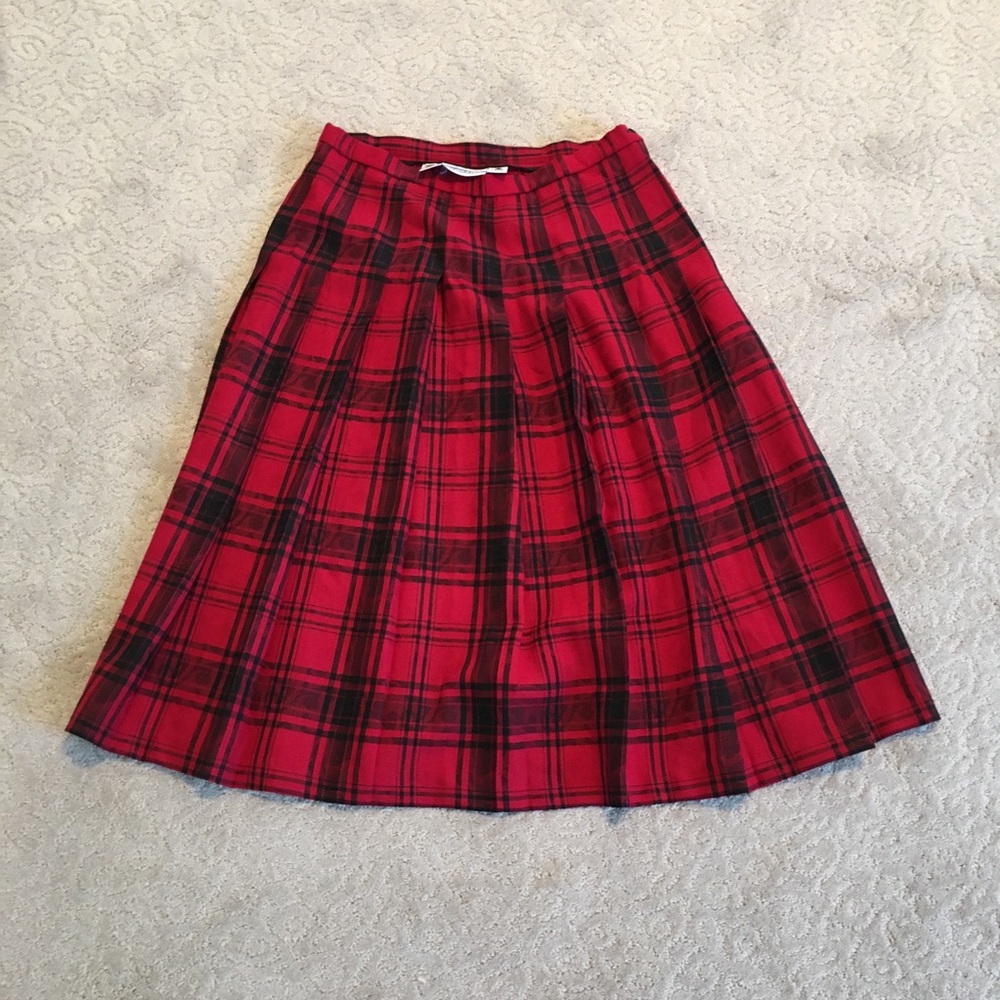 Ladies Black and Red Wool Plaid Pleated Skirt